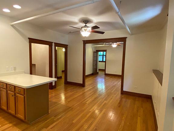 3rd image of 1401 W Winnemac Ave #G