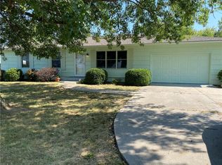 909 N Buckner Tarsney Rd, Buckner, MO 64016