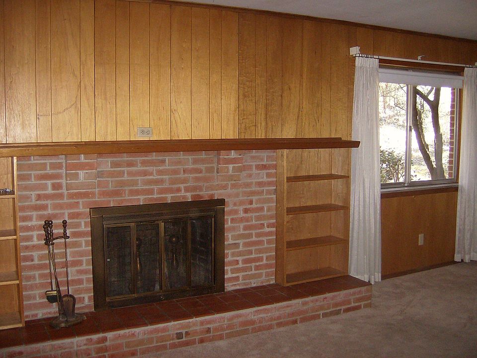 2nd image of 312 Irwin Rd