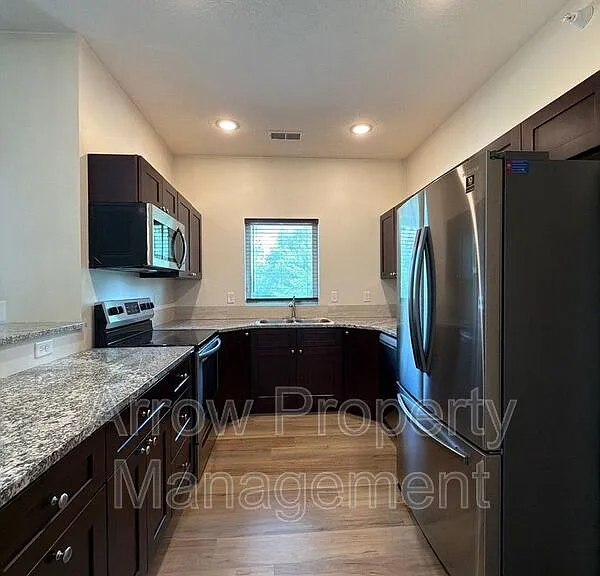 102 Locust St #1 — Photo 3