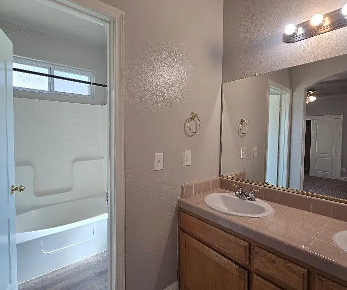4726 N Erie Ave — Photo 34