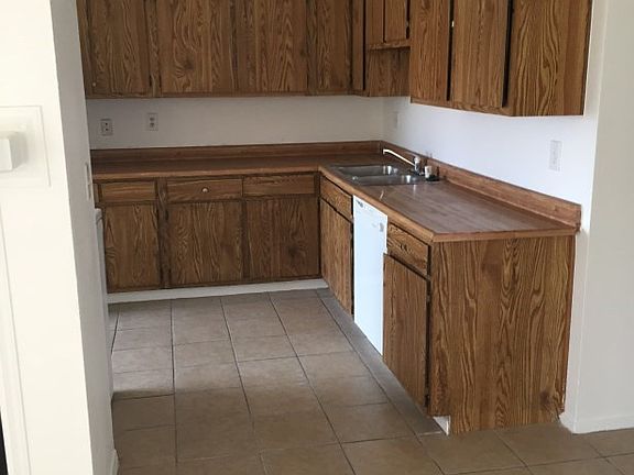 4th image of 6217 Yerba Ln APT D