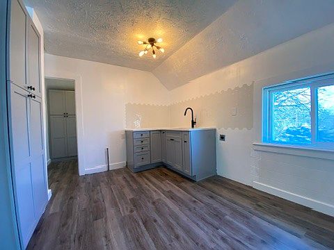 4th image of 4845 Lowell Ave #A