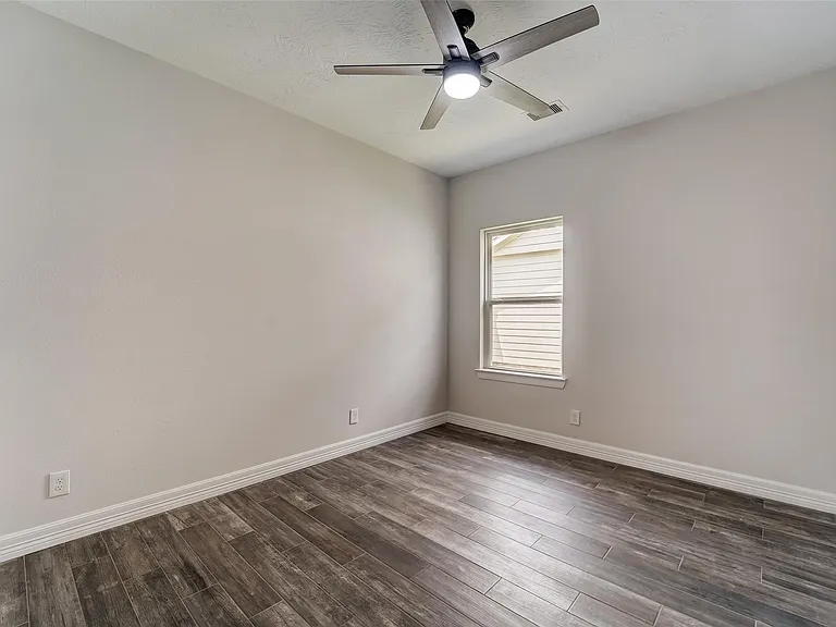 315 Apache Field Ln — Photo 16