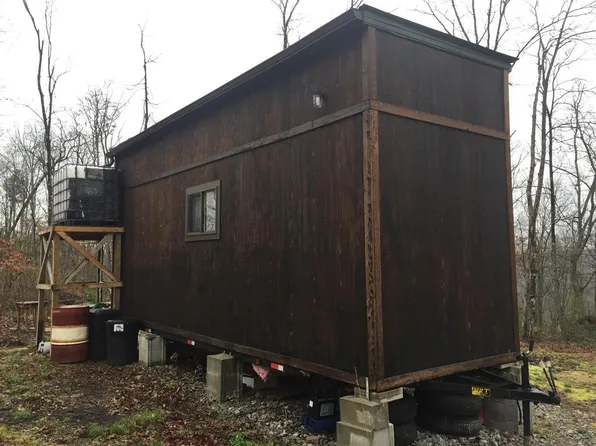 2123 Chapel Dr, Crawford, TN 38554