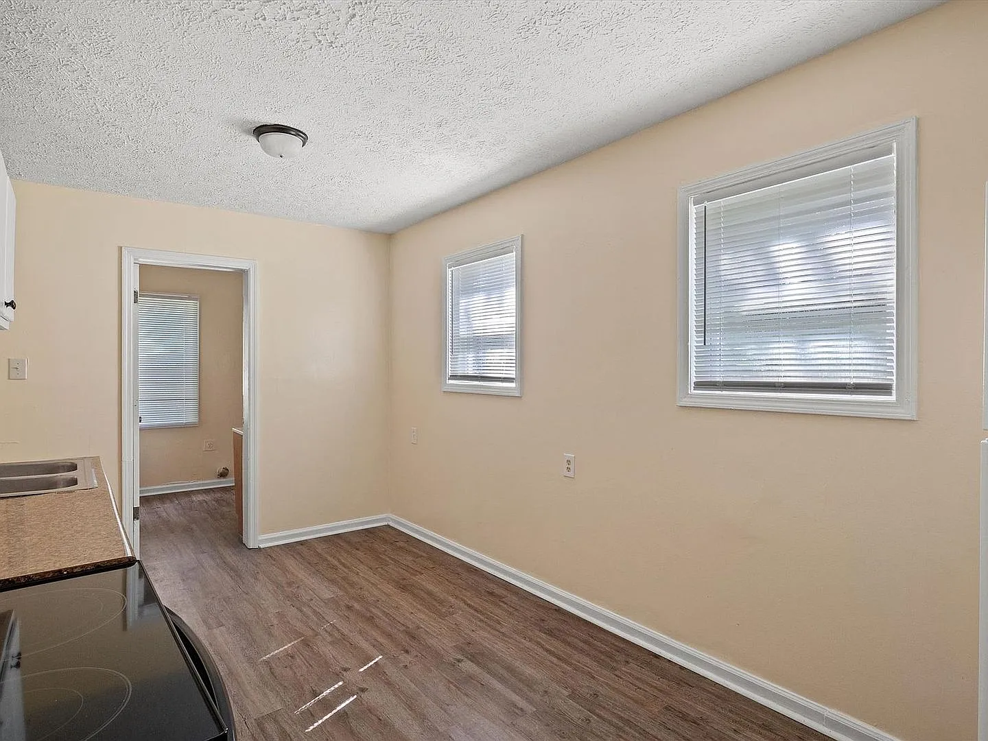 150 Cook Ave — Photo 2
