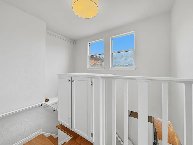 926 Cerrito St — Photo 23