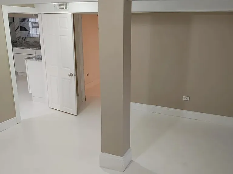 1729 N Melvina Ave #BASEMENT — Photo 6