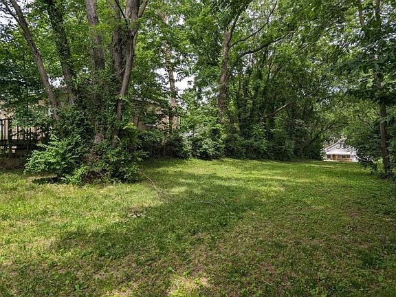 5th image of 1830 S Arlington Ave