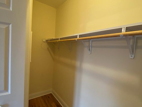 4th image of 818 W Diversey Pkwy APT C