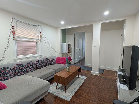5th image of 169 Liberty Ave
