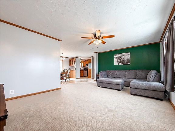 4th image of 526 NW 1421st Rd