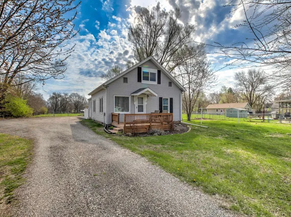 913 Springfield Rd, East Peoria, IL 61611