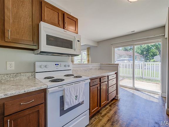 3rd image of 1308 Glendale Gardens Dr APT A
