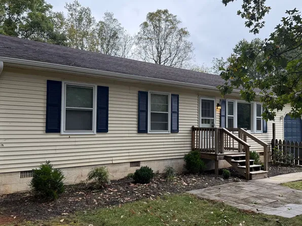 112 Pines Ln, Shipman, VA 22971