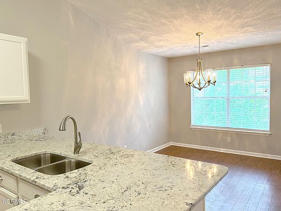 4th image of 2932 Mulberry Lane #E