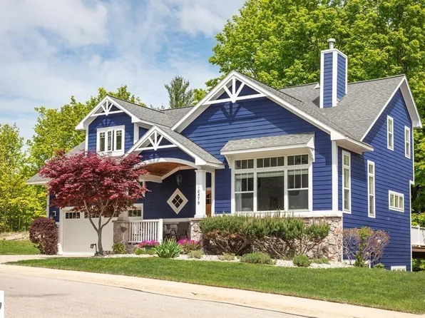 10579 Camrose Cir, Traverse City, MI 49684