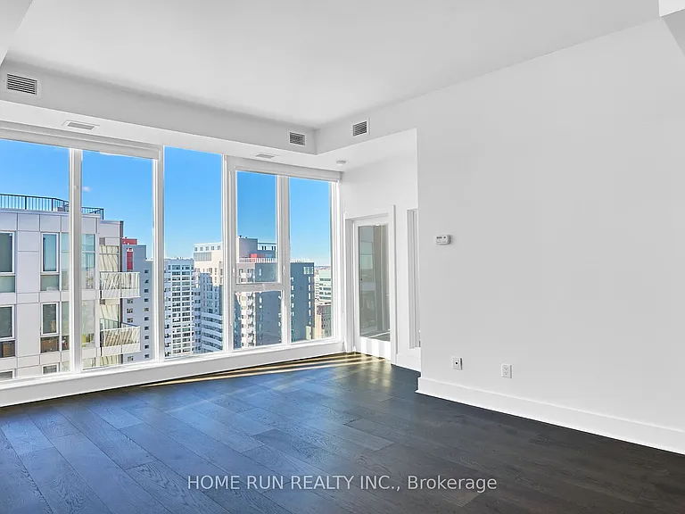 40 Nepean St #2703 — Photo 10