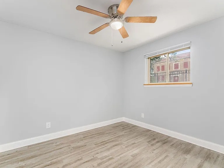 1580 E Mound St — Photo 2