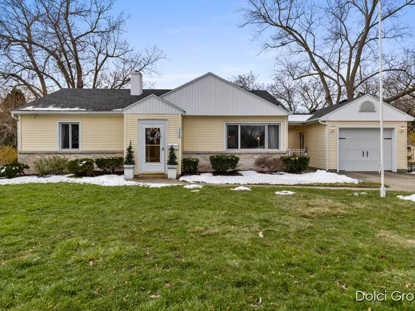 1754 4th St NW, Grand Rapids, MI 49504