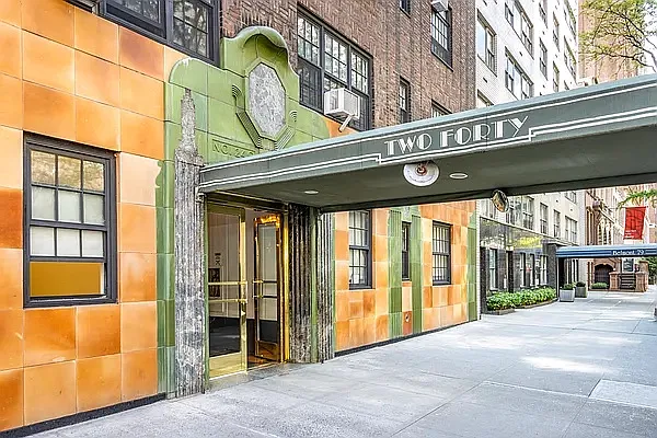 Sold by Casa Blanca Real Estate | media 1