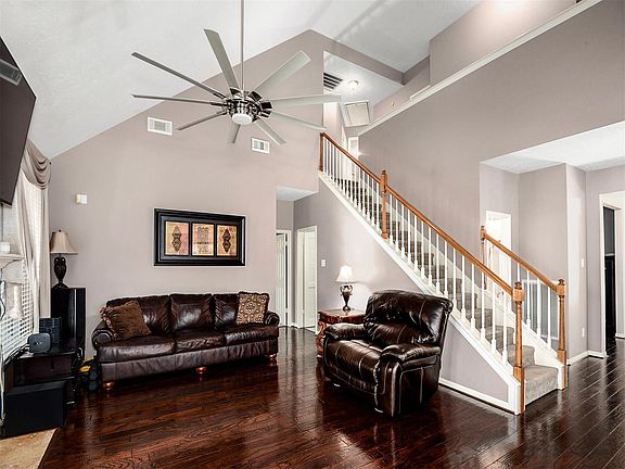 4th image of 1801 Wynridge Dr