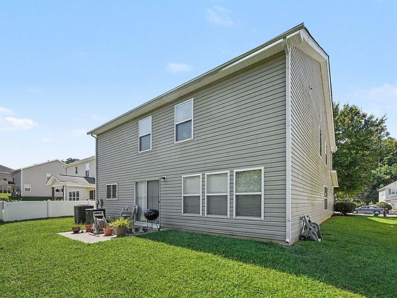 5th image of 204 Georgetowne Dr