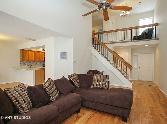 3rd image of 1503 Club Dr