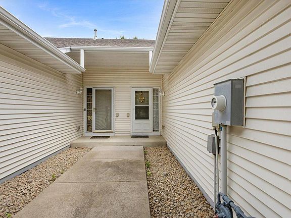 3rd image of 6324 Cavell Ct N