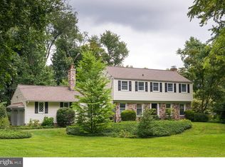 9 Harvey Ln, Malvern, PA 19355