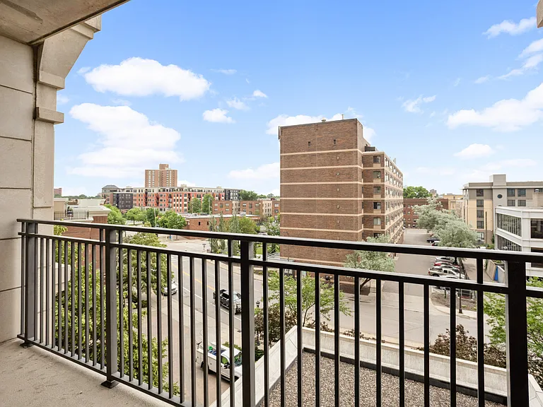 500 E Grant St — Photo 28