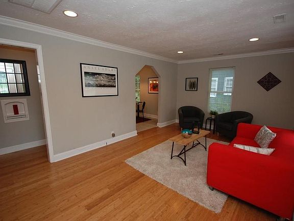 3rd image of 2626 Woodyhill Dr