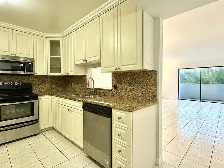130 S Shore Dr #4B — Photo 17