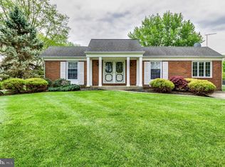 226 Beechwood Ct, Mount Laurel, NJ 08054