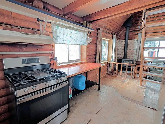 4th image of 650 Lowell Rd