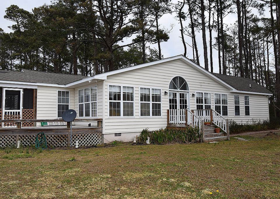 1st image of 140 Sea Oats St