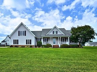 204 Grandview Dr, Elizabeth City, NC 27909