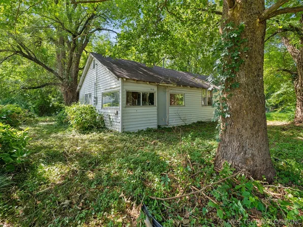 412 E 4th St, Chelsea, OK 74016