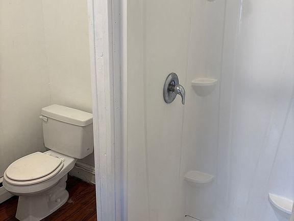 3rd image of 139 E Market St Floor 2