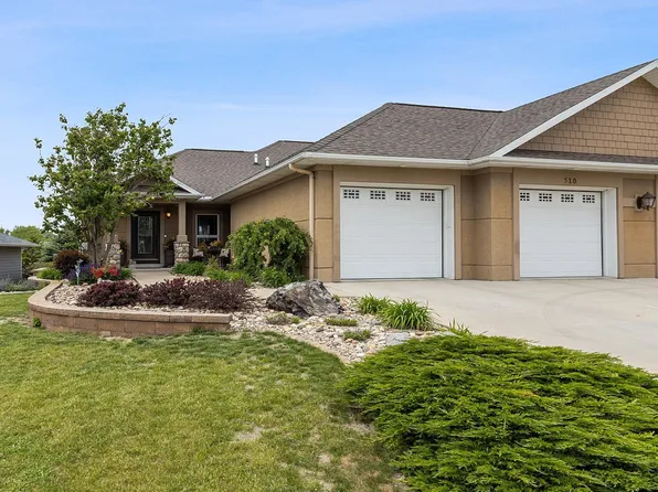 510 Lexington Dr, Clear Lake, IA 50428
