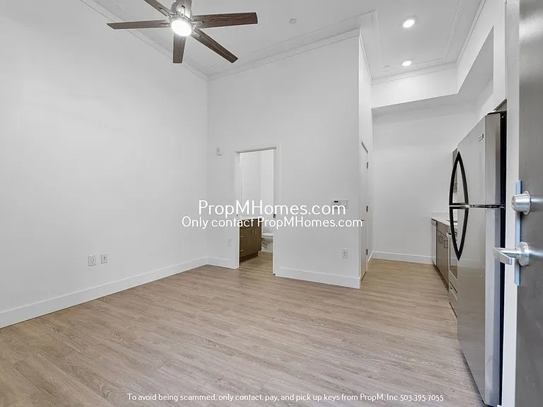 1825 SE 50th Ave #103 — Photo 5