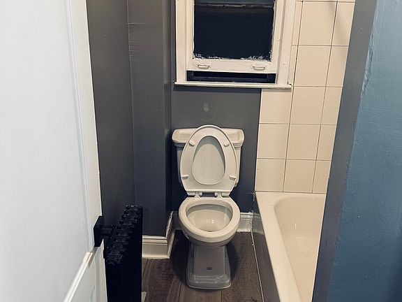 4th image of 12822 Winchester Ave #2