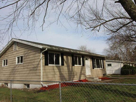 2nd image of 3101 Briarwood Dr
