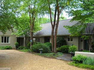 409 S Peace Haven Rd, Winston Salem, NC 27103