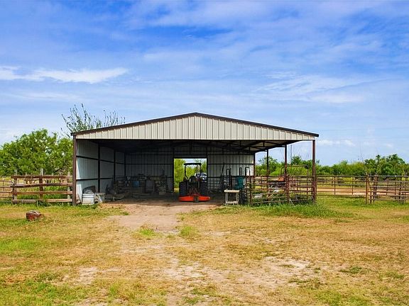 5th image of 891 Jackson Rd