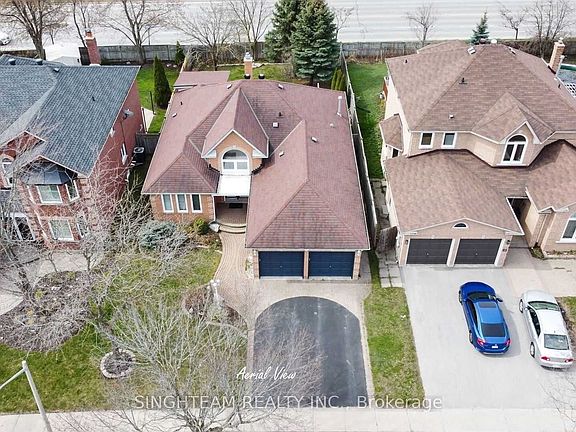 3rd image of 85 Cityview Cir