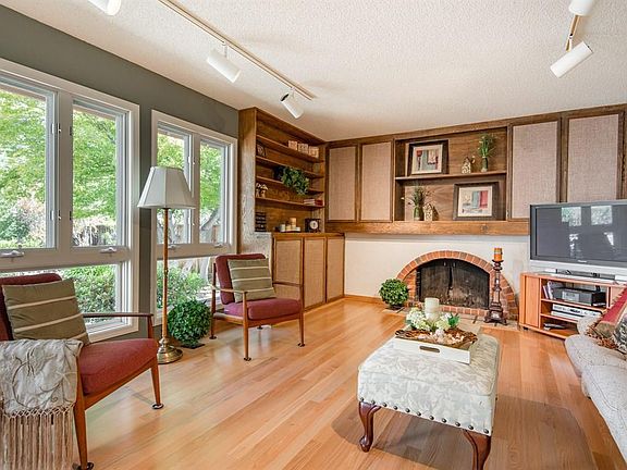 4th image of 20745 Sevilla Ln
