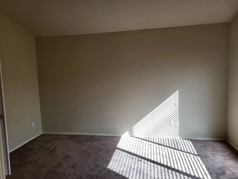 2390 NE 14th Way — Photo 17