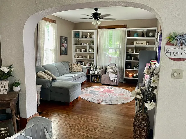 3 bed, 1240 sqft, $1,850 — Photo 2