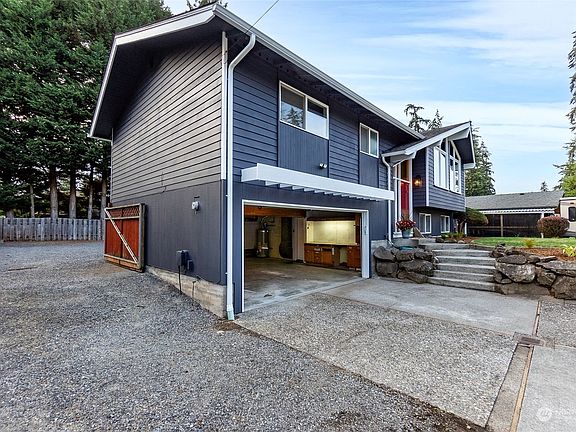 3rd image of 11121 46th Avenue NE